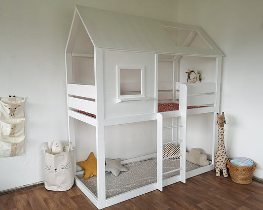 Natural wood treehouse bunk bed with window - Stepini Home