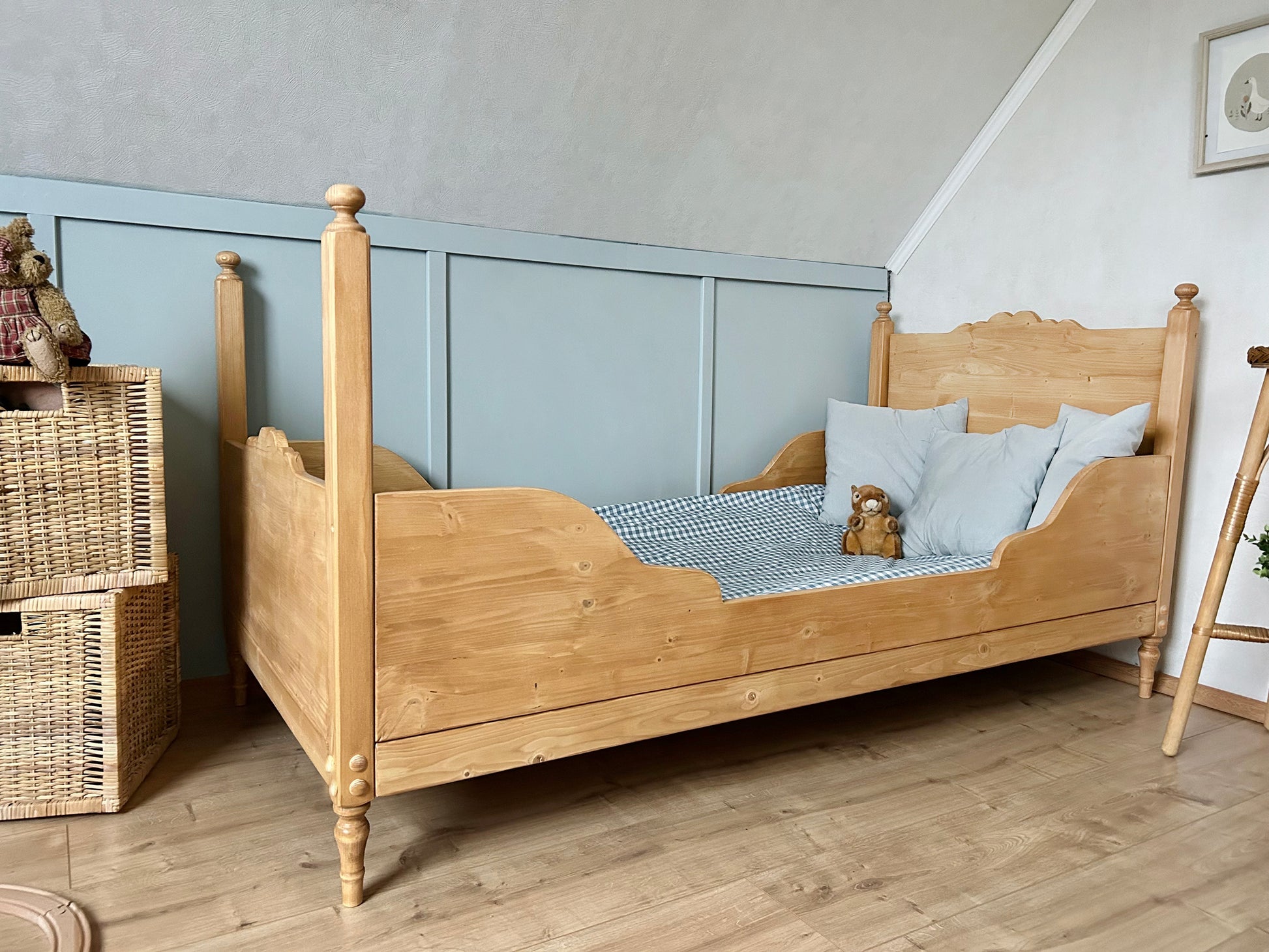 Toddler Vintage design Sleigh Bed, antique pine color - Stepini Home
