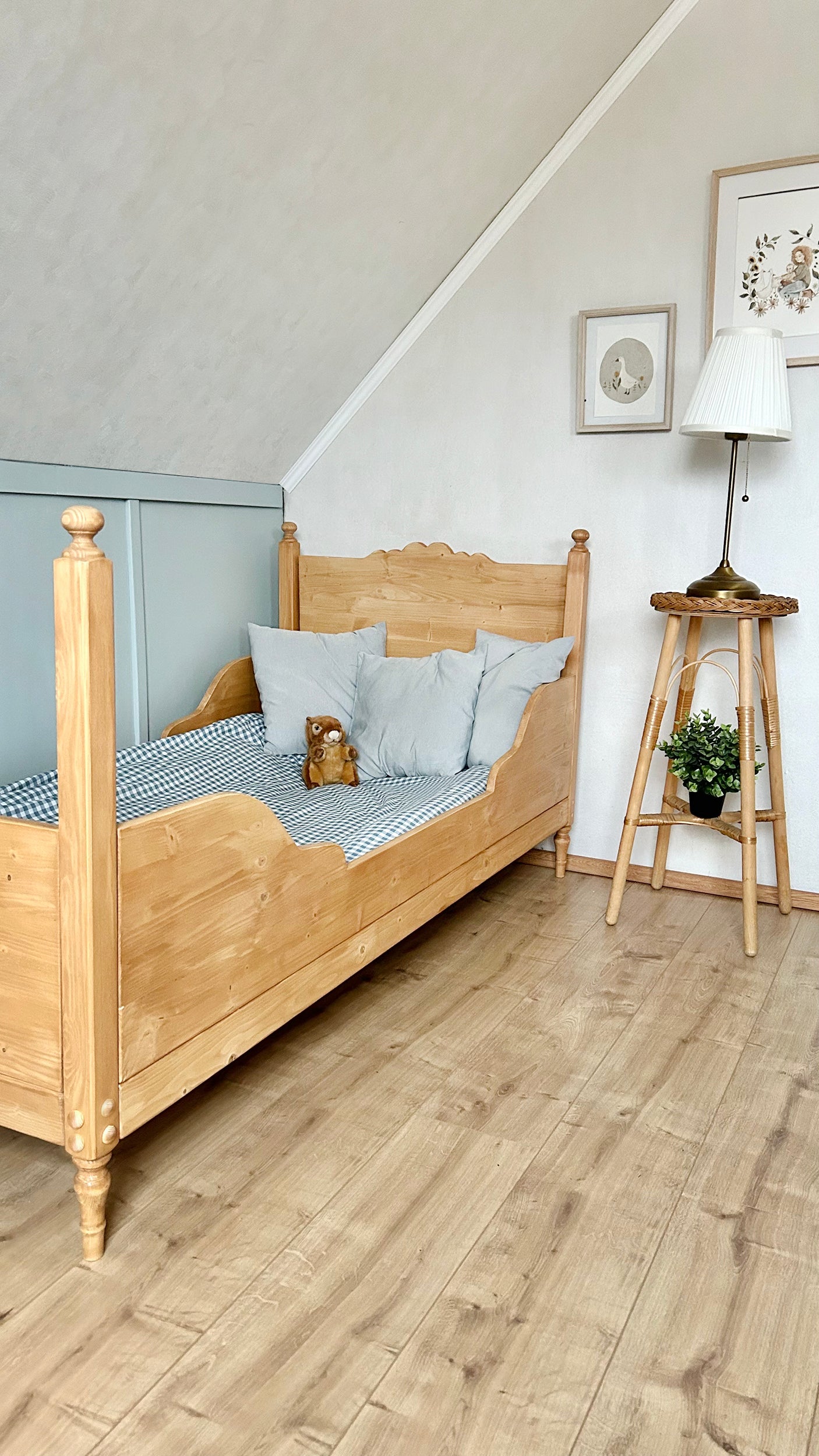Toddler Vintage design Sleigh Bed, antique pine color - Stepini Home