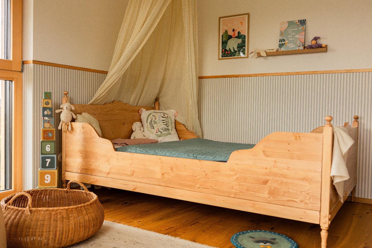 toddler vintage sleigh bed 